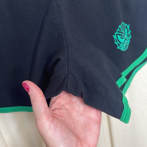 EUC- LIKE NEW! KREEPSVILLE CREATURE HAND BOOTY SHORTS SIZE MEDIUM - Picture 10 of 12